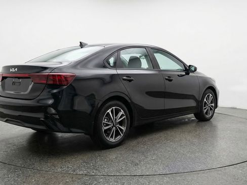 Used 2024 Kia Forte LXS FWD image 9