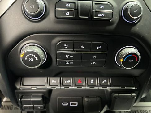 Used 2022 Chevrolet Silverado 2500 LT AWD/4WD image 36