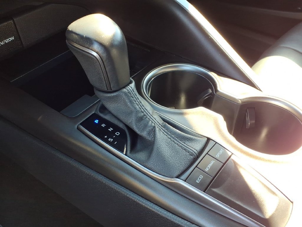 Used 2023 Toyota Camry SE FWD image 17