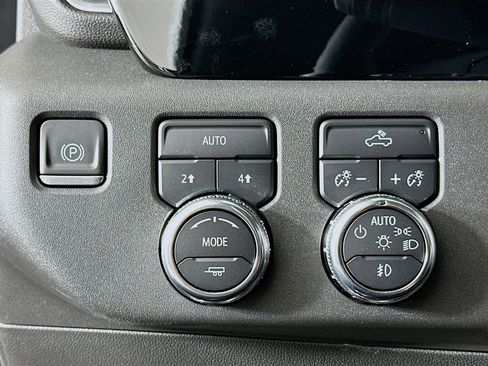 Used 2024 GMC Sierra 1500 Elevation image 16