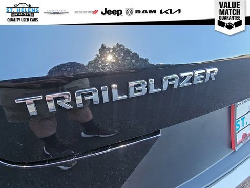Used 2023 Chevrolet TrailBlazer LT FWD image 28