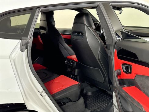 Used 2021 Lamborghini Urus image 28
