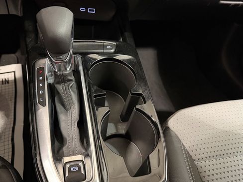 Used 2025 Chevrolet Trax LT w/ LT Convenience Package image 14