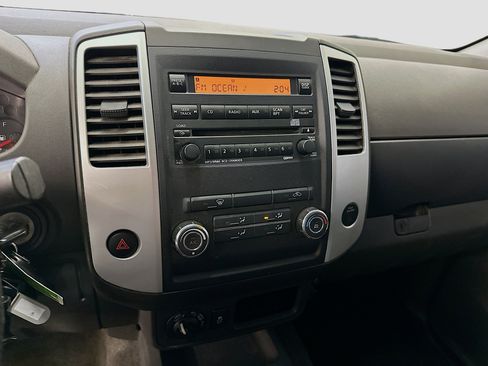 Used 2012 Nissan Frontier SV w/ SV Premium Utility Pkg AWD/4WD image 24
