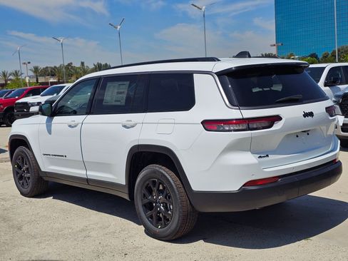 New 2026 Jeep Grand Cherokee L 4WD image 5