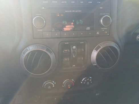 Used 2016 Jeep Wrangler Unlimited Sport w/ Quick Order Package 24S AWD/4WD image 18