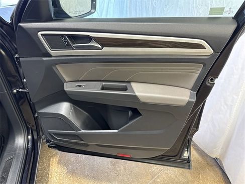 Used 2023 Volkswagen Atlas SE image 26