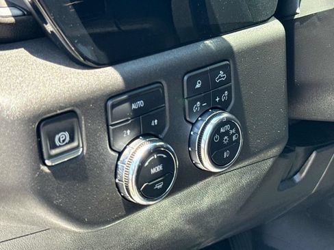 Used 2025 GMC Sierra 1500 SLT AWD/4WD image 27
