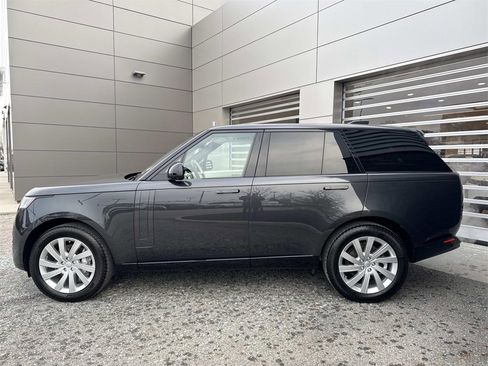 Used 2023 Land Rover Range Rover SE image 4