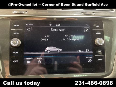 Used 2020 Volkswagen Tiguan SE w/ Panoramic Sunroof Package AWD/4WD image 24