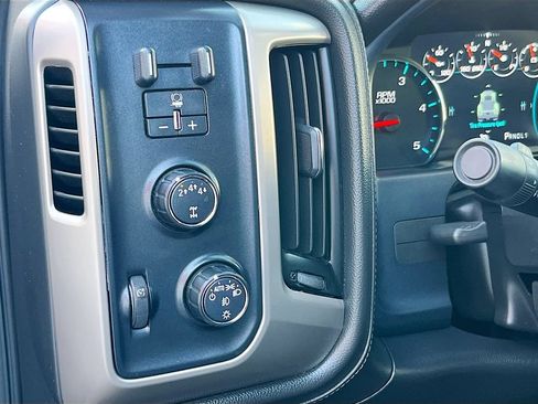 Used 2019 GMC Sierra 2500 Denali w/ Duramax Plus Package AWD/4WD image 10