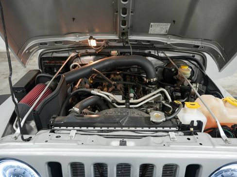 Used 2006 Jeep Wrangler Unlimited AWD/4WD image 35