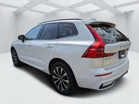 Used 2023 Volvo XC60 B5 Plus AWD/4WD image 5