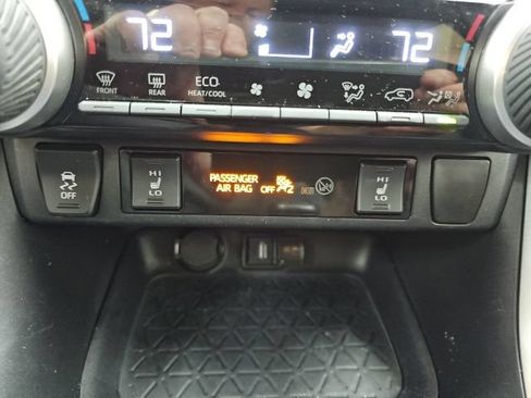 Used 2021 Toyota RAV4 XSE AWD/4WD image 23