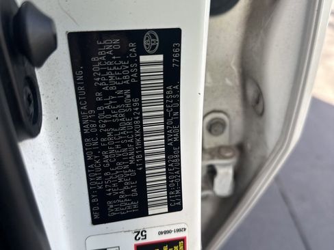 Used 2019 Toyota Camry L image 14