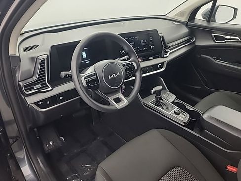 Used 2025 Kia Sportage LX image 24