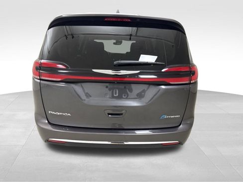 Used 2022 Chrysler Pacifica Touring-L image 26