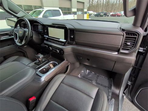 Used 2024 Chevrolet Silverado 1500 LTZ image 29
