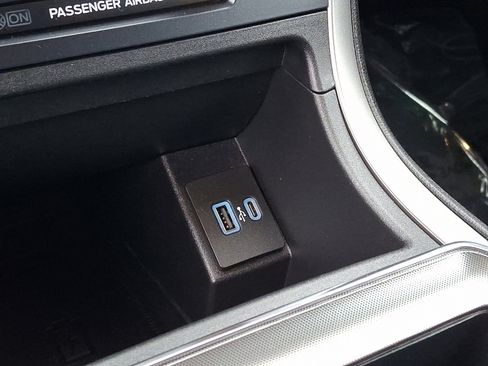 Certified 2022 Ford Edge SEL w/ Convenience Package image 17