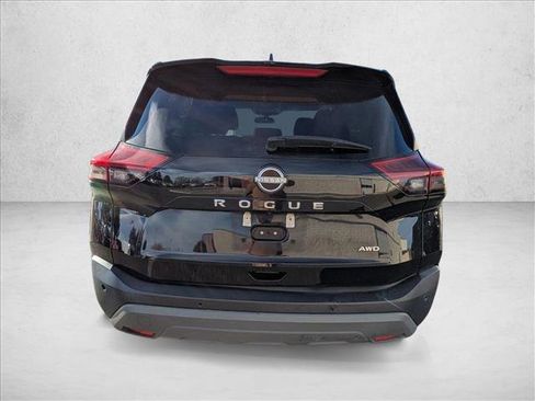 Used 2023 Nissan Rogue S image 6