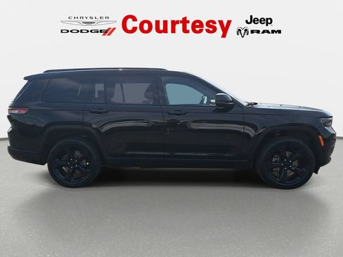 Certified 2023 Jeep Grand Cherokee L Altitude AWD/4WD image 3