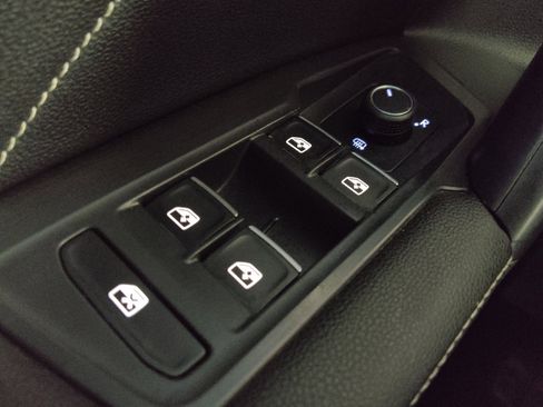 Used 2022 Volkswagen Tiguan SE image 27