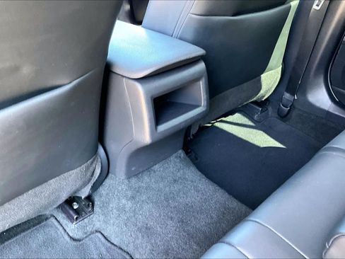 Used 2023 Toyota Camry SE FWD image 33