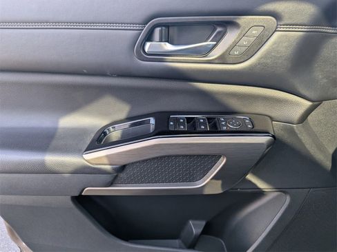 Used 2023 Nissan Pathfinder Platinum image 27