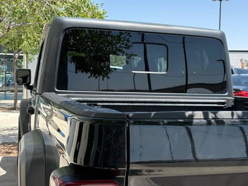 Used 2020 Jeep Gladiator Sport w/ Quick Order Package 24S AWD/4WD image 16