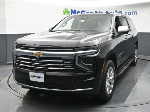 New 2026 Chevrolet Suburban Premier w/ Sun And Tow Package AWD/4WD image 24