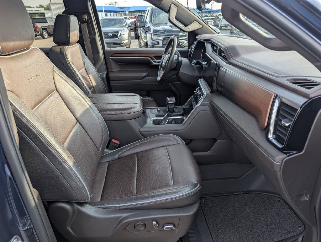 Used 2023 GMC Sierra 1500 Denali w/ Denali Reserve Package AWD/4WD image 32