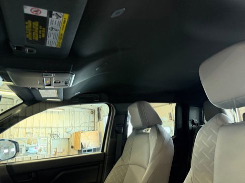 Used 2025 Toyota Tacoma SR5 image 21