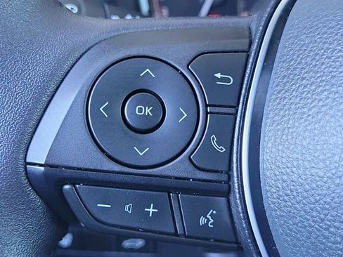 Used 2023 Toyota RAV4 XLE Premium image 8