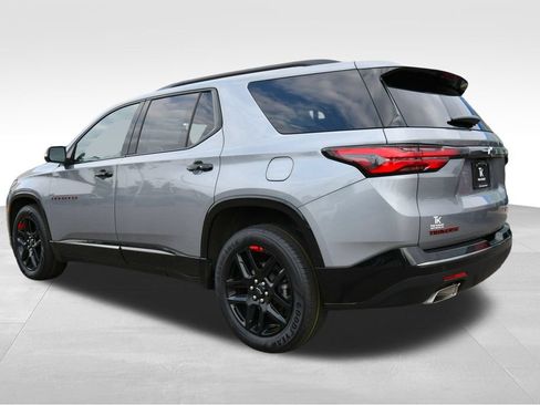 Used 2023 Chevrolet Traverse Premier w/ Redline Edition AWD/4WD image 5
