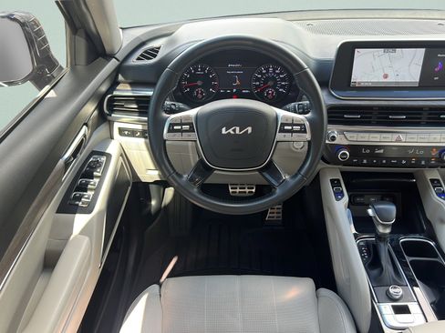 Certified 2022 Kia Telluride SX w/ Towing Package FWD image 12