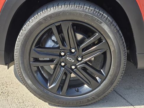 Used 2024 Chevrolet Trax ACTIV w/ Sunroof Package FWD image 11