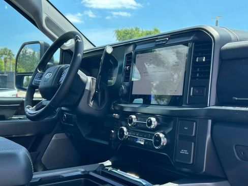 New 2026 Ford F250 4x4 Crew Cab Super Duty image 32