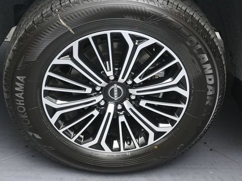 New 2026 Nissan Armada SL w/ Captain's Chari Seat Package AWD/4WD image 5