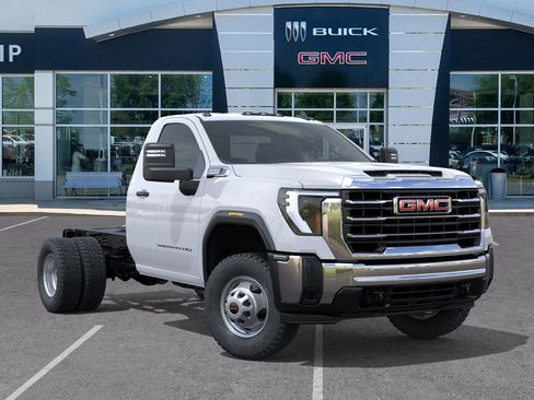 New 2025 GMC Sierra 3500 Pro w/ Convenience Package RWD image 9