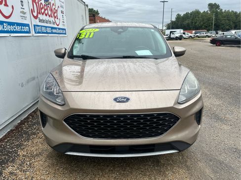 Used 2021 Ford Escape SE image 5