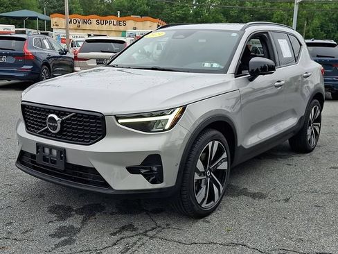 Certified 2023 Volvo XC40 B5 Plus w/ Protection Package Premier AWD/4WD image 3