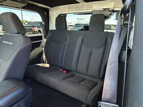 Used 2017 Jeep Wrangler Rubicon w/ Connectivity Group AWD/4WD image 17