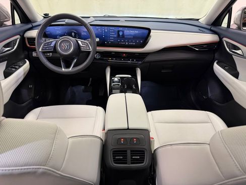 Used 2025 Buick Envision Avenir AWD/4WD image 31