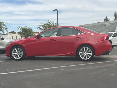Used 2016 Lexus IS 200t RWD image 9