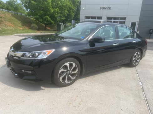 Used 2016 Honda Accord EX-L image 2
