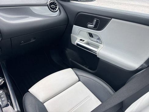 Used 2021 Mercedes-Benz GLA 250 image 24