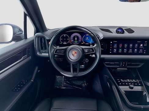 Certified 2024 Porsche Cayenne AWD/4WD image 25