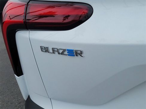 New 2026 Chevrolet Blazer EV LT image 20