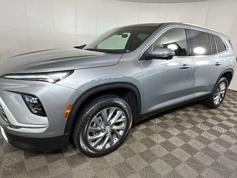 Used 2026 Buick Enclave Preferred w/ Power Package AWD/4WD image 7
