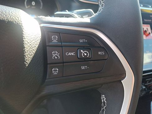 Certified 2023 Jeep Grand Cherokee Altitude AWD/4WD image 24